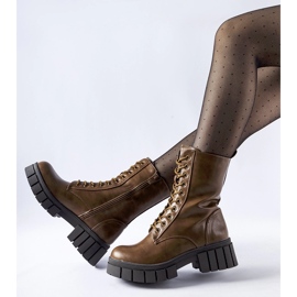 Brown classic Pedraza workers 1