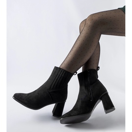 Black ankle boots with a square toe from Pastina 1
