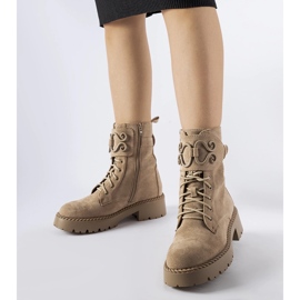 Brown decorative eco-zmsz workers from Castore 1