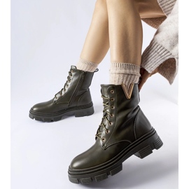 Dark green insulated workers' boots with Fru cutout 1