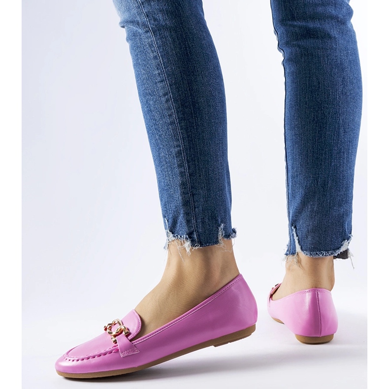 Pink moccasins decorated with a Gaston buckle 1