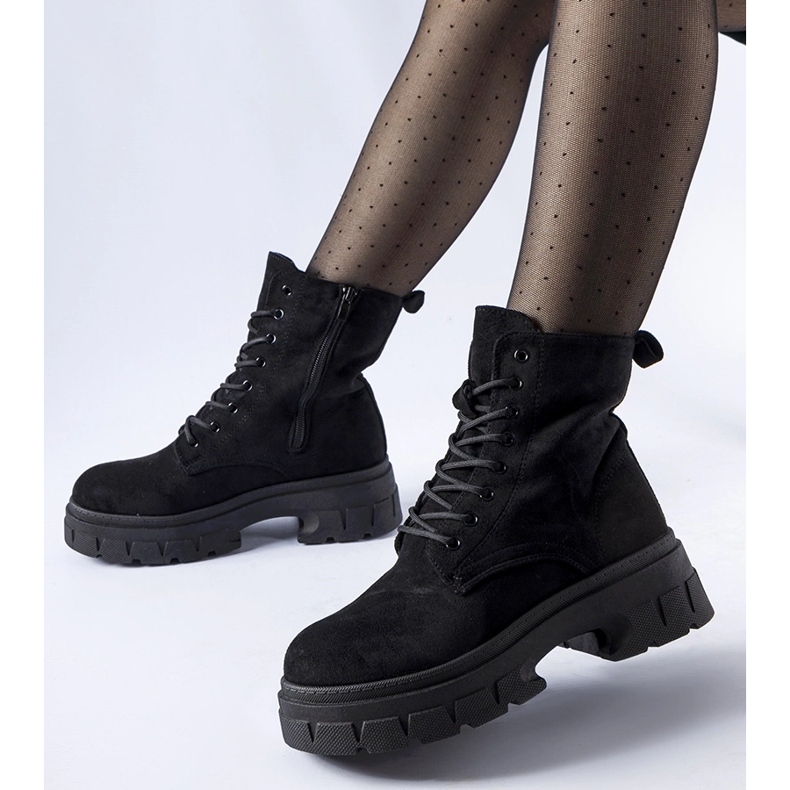 Black workers shoes with a thick Qureshi sole 1