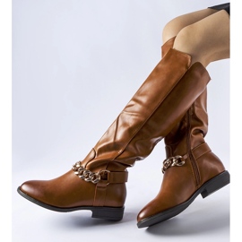 Brown insulated boots with a chain from Millies 1