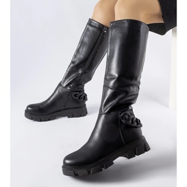 Black flat boots with a chain Armand 1