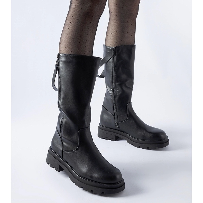 Black boots with a decorative Nansen zipper 1