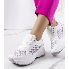 Milan's white sneakers 1