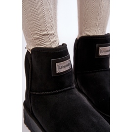 Vegan waterproof women's snow boots on the D.Franklin black platform 3