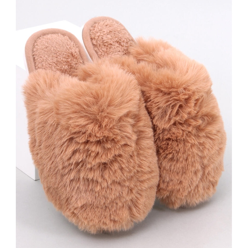 Calvert Camel women's fur slippers brown 1