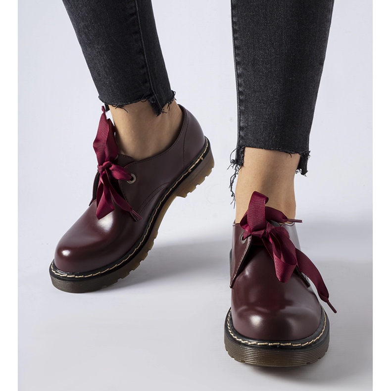 Maroon shoes with a decorative bow from Rodriguez red 2