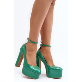 Lacquered pumps on a massive platform and a stiletto heel, Green Ninames 1