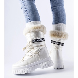 Beige insulated snow boots with the Giorgio inscription 1