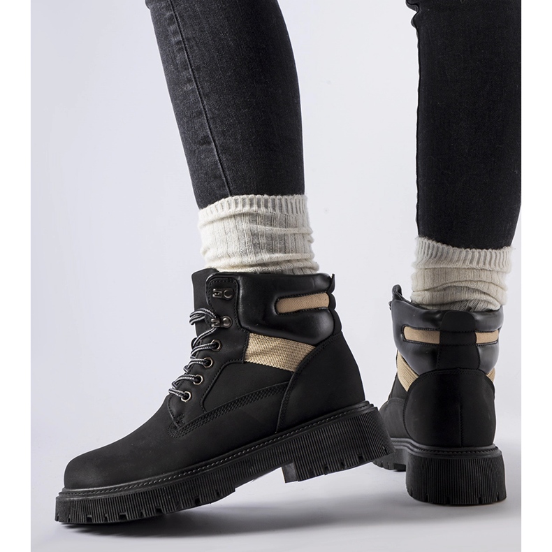 Black insulated Bloomfield boots 1