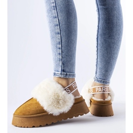 Brown slippers with elastic band and light fur from Sangro 1