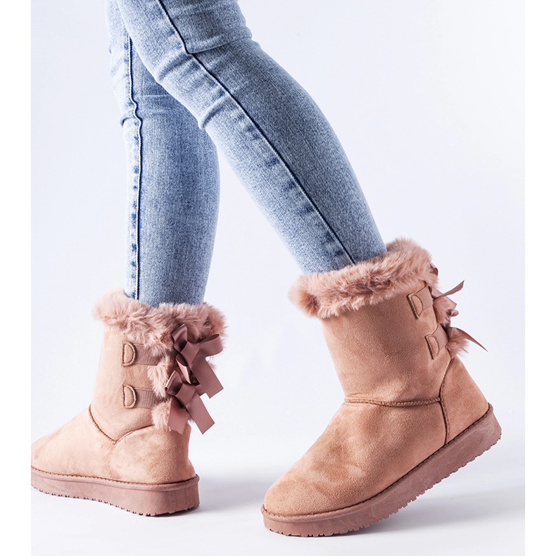 Pink insulated snow boots with bows from Borbera 1