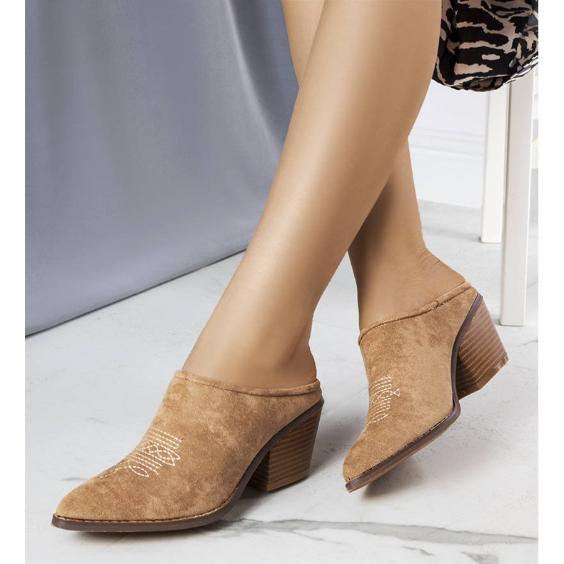 Beige slides with a built-up front from Linda 1