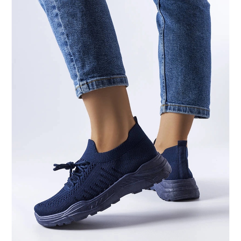 Blue sneakers with a flexible upper from Gois 2