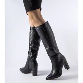 Black boots decorated with Brannon quilting 1