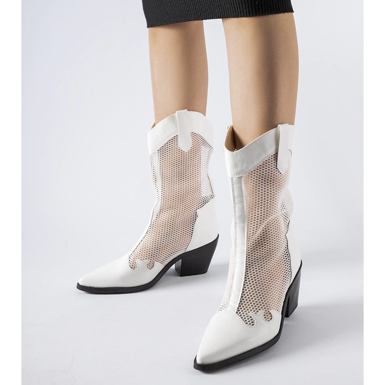 White openwork cowboy boots with a low heel from Beato 1