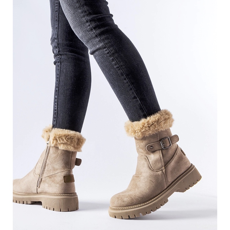 Brown insulated boots with fur from Odetta 1