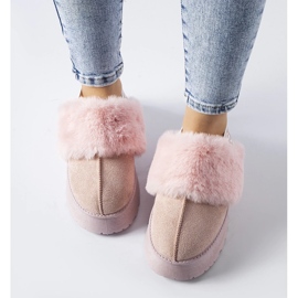 Pink insulated slippers with elastic band and Sangro fur 1 Pink insulated slippers with elastic band and Sangro fur 1
