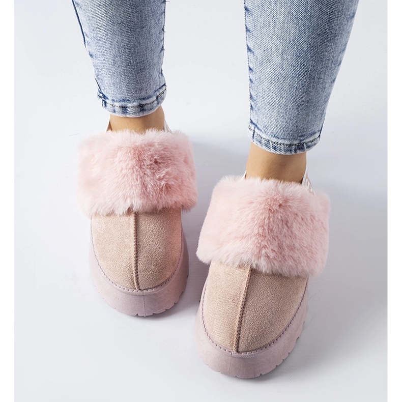 Pink insulated slippers with elastic band and Sangro fur 1 Pink insulated slippers with elastic band and Sangro fur 1