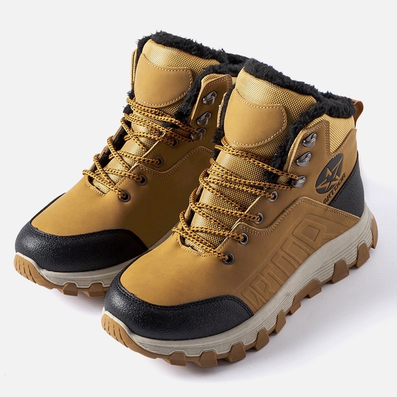 Brown insulated men's trekking shoes by Nurra 1