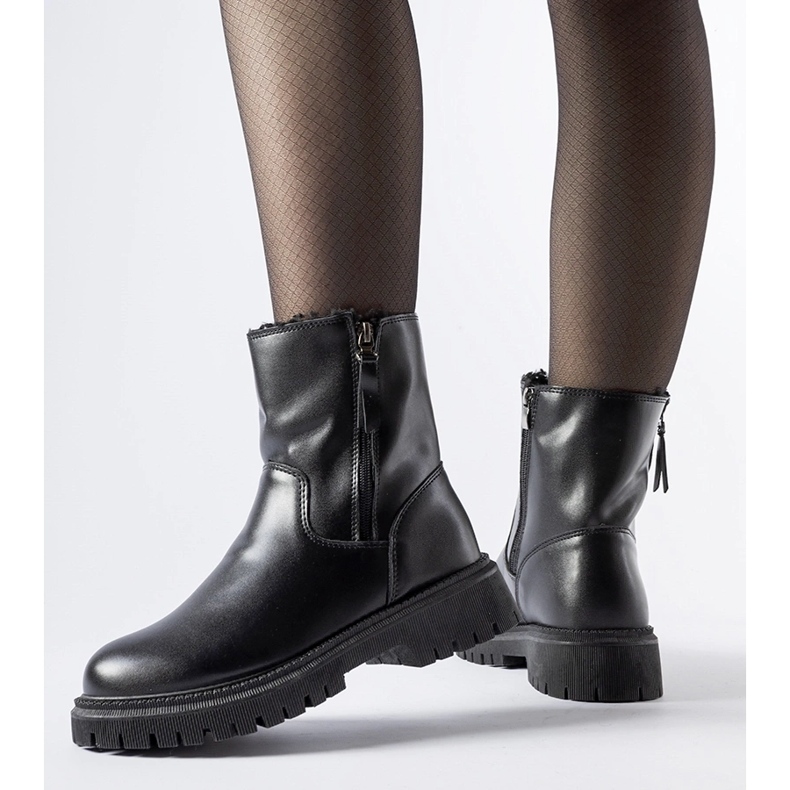 Black insulated boots with two Papig zippers 1
