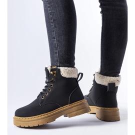Black insulated Burgondi workers' boots 1