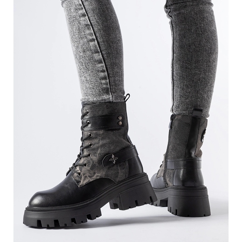 Black insulated boots with Norwalk protector 1