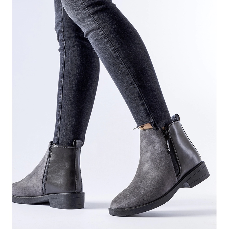 Gray ankle boots made of combined materials Sees grey 1