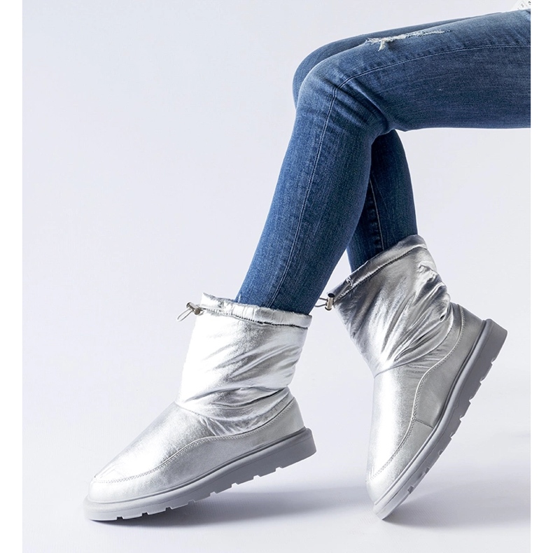 Silver insulated Whitetail snow boots 1