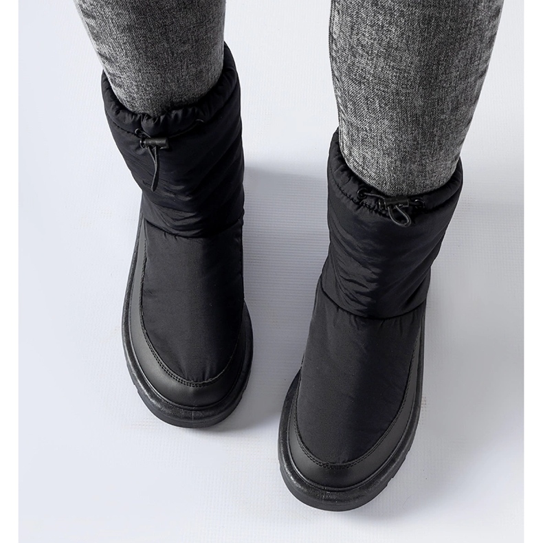 Black insulated Whitetail snow boots 1