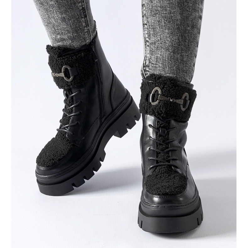 Black insulated workers' boots with a Highland buckle 1 Black insulated workers' boots with a Highland buckle 1