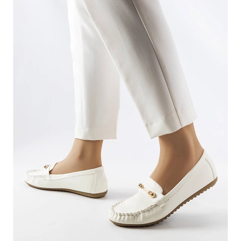 White loafers with a matte finish from Sorel 1