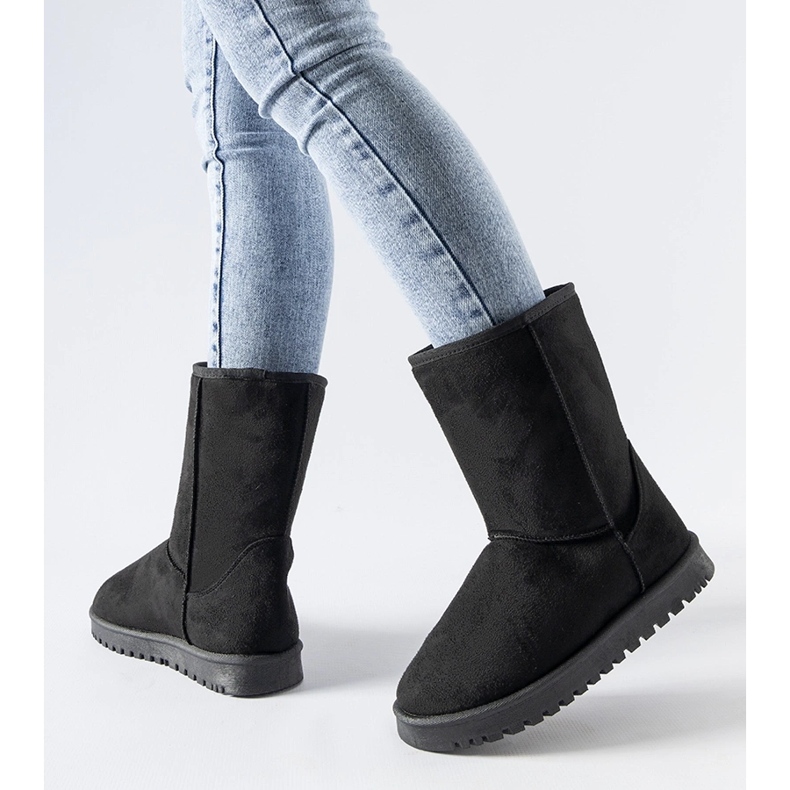 Black insulated classic Ireneo snow boots 1