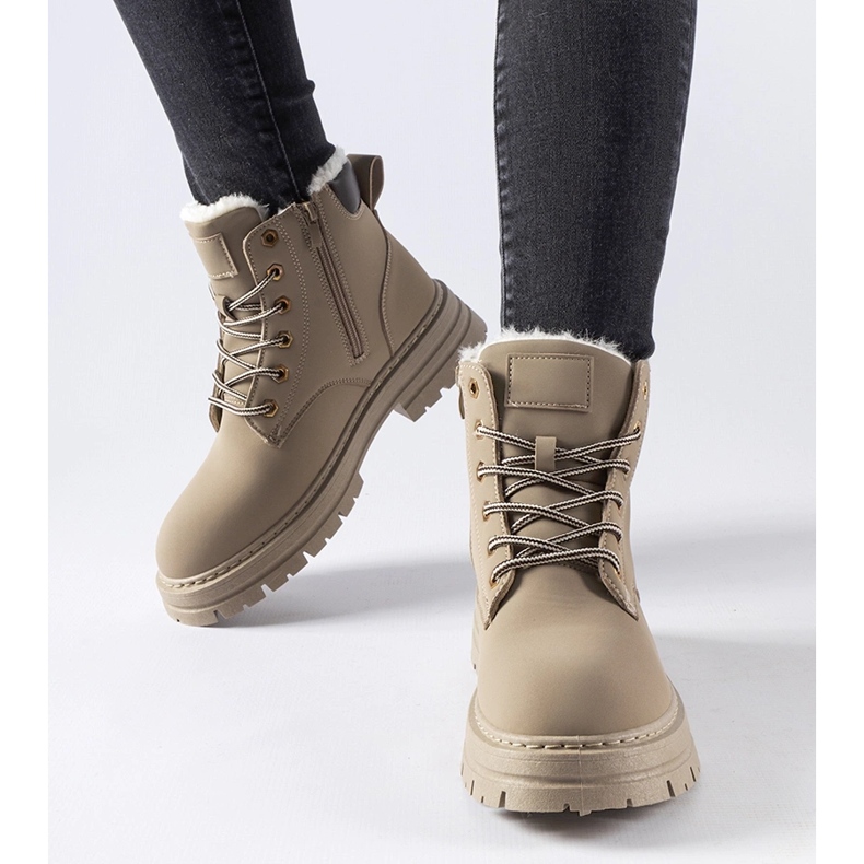 Beige insulated workers' boots from Stevens 1