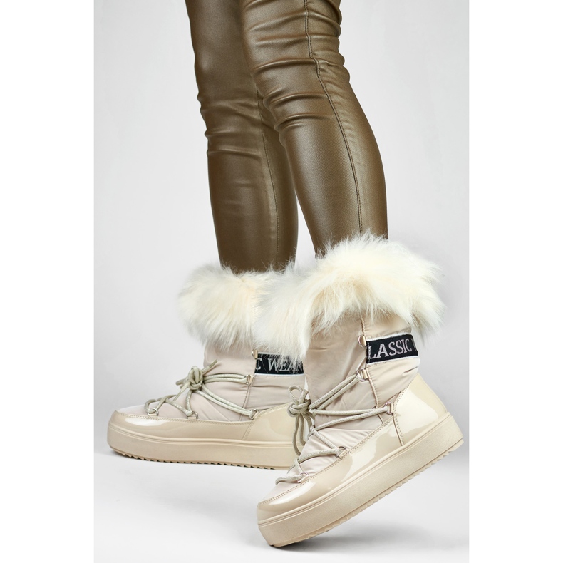 High beige women's insulated snow boots with fur 1