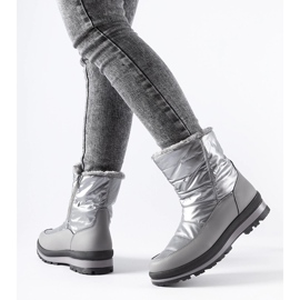 Tylertown silver fur-lined snow boots 1