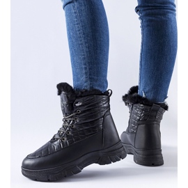 Black insulated snow boots with Dwayn platform 1