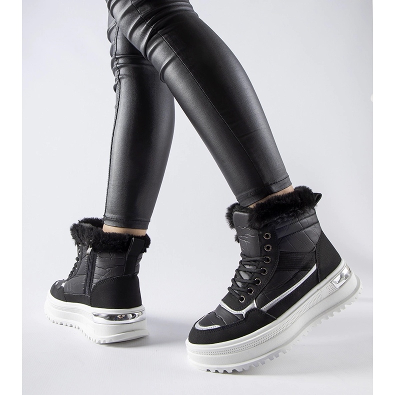 Black Trieste sports snow boots with fur 1