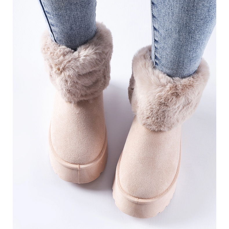 Pink snow boots decorated with Adelfia fur 2