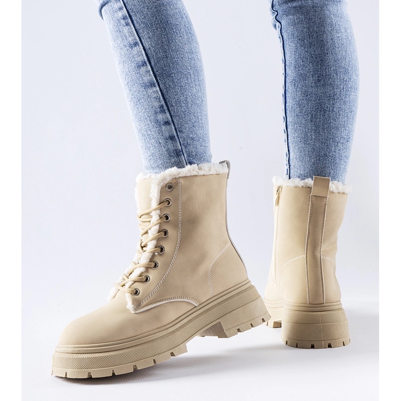 Beige insulated boots from Tadasuni 1