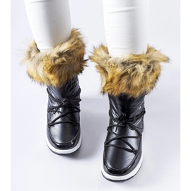 Black insulated snow boots with Adamsvil fur 1