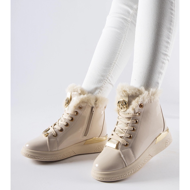 Beige sneakers lined with Lubriano fur 1
