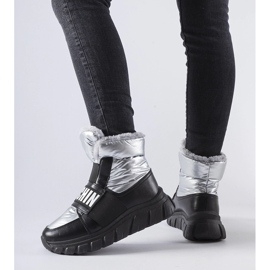 Silver insulated snow boots on the Bend platform 1