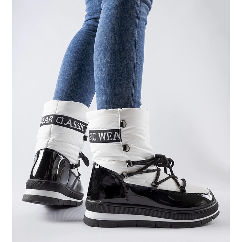 White snow boots on the Vineyard platform 1