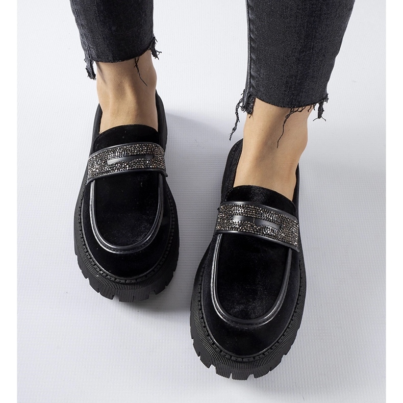 Black moccasins decorated with Longuelo rhinestones 1