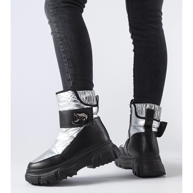 Gray insulated Mejia snow boots silver 1