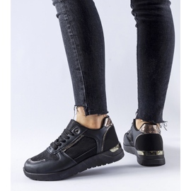 Black sneakers with decorative thread from Facondo 2