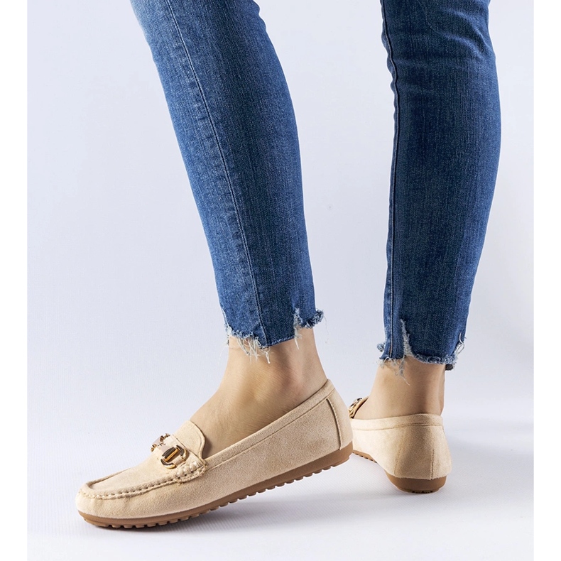 Beige moccasins decorated with a Fernanda buckle 1